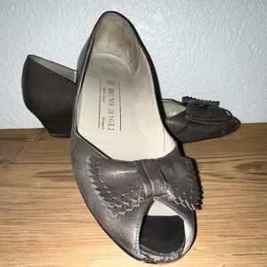 Vintage Bruno Magli peep toe kitten heels size 6.5
